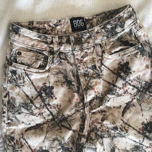 BDG High-Waisted Slim Straight Jean Camouflage